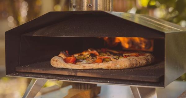 **5 egyszerű tipp, hogy otthon is étterem szintű pizzát készíthess!**

1. **Használj prémium alapanyagokat**: Válassz friss, magas minőségű hozzávalókat, mint például házi készítésű szósz, friss fűszernövények és artisztikus sajtok. A jó alapanyagok már ö