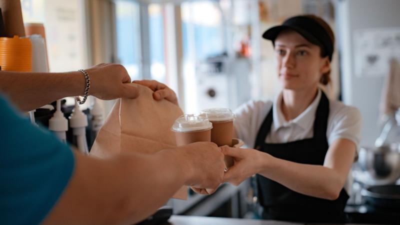 Több ezer kávégép hibásodott meg, és bizonyos helyeken a koffeinfüggők kénytelenek nélkülözni a napi koffein adagjukat.