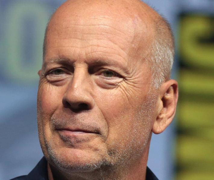 Szem nem marad szárazon, hiszen lenyűgöző módon kérte meg Bruce Willis legkisebb lányának kezét!