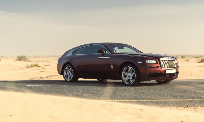 Ez a Rolls-Royce Silver Spectre nemcsak elektromos, hanem a stílus és elegancia megtestesítője is – egy igazi mestermű a luxusautók világában.