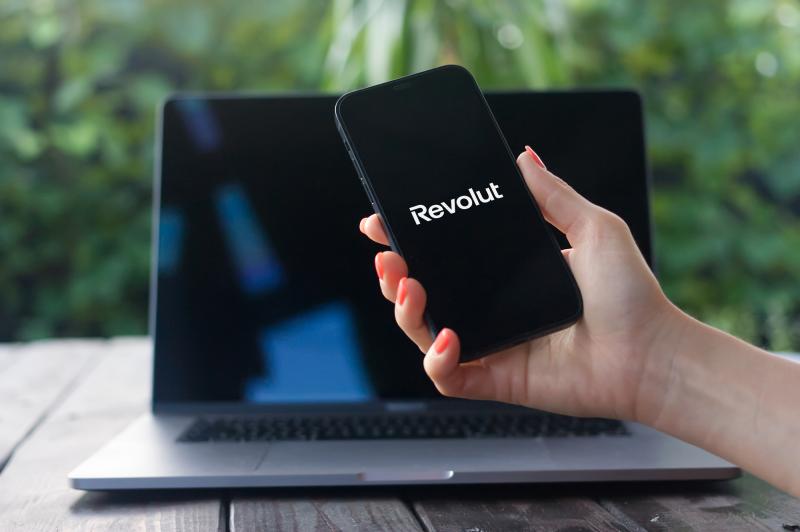 Revolut Pay: A Kripto Tranzakciók Új Korszakának Kezdete | FinTechRadar

A Revolut Pay a kripto világában forradalmi lépést jelent, amely új dimenziókat nyit meg a digitális tranzakciók előtt. A FinTechRadar elemzése alapján a Revolut legújabb szolgáltatá