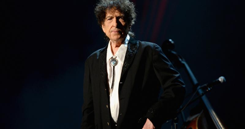 Bob Dylan népszerű dalának eddig ismeretlen verziói hatalmas összegekért keltek el, a licitálás során pedig számos érdeklődő versengett egymással. A dalok ritka példányai a zenei történelem szerves részét képezik, és a gyűjtők számára különleges értéket k