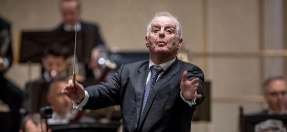 A világszerte elismert karmester, Daniel Barenboim, sajnos Parkinson-kór diagnózisával néz szembe.