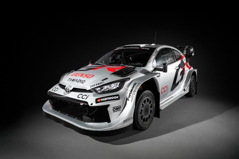 A Toyota WRC-csapata új, izgalmas festést leplezett le a nyári versenyekre, amely friss színeivel és dinamikus dizájnjával biztosan felhívja magára a figyelmet a pályákon.