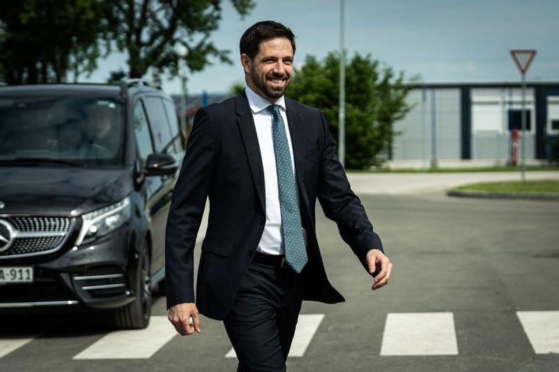 Magyar Levente külügyi államtitkár bejelentette, hogy lemondta a hétfőre tervezett magyar-ukrán tárgyalást. A döntés hátteréről és a következő lépésekről további részletek a videóban.