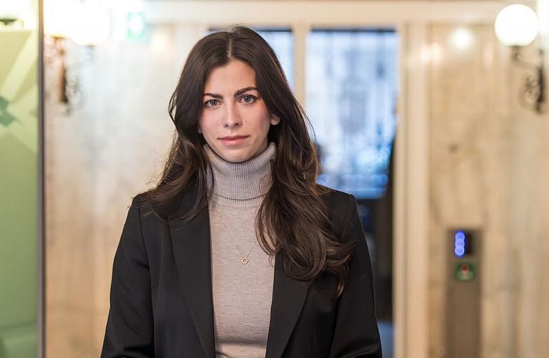 Szentkirályi Alexandra: Kollár Kinga magasból nézi Budapestre.