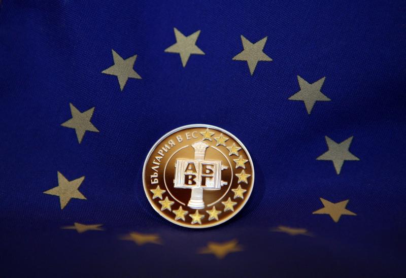 Bulgária euróra való áttérése sokkal nehezebb és problémásabb lehet, mint ahogyan azt Magyarország esetében tapasztaltuk - írja a G7.