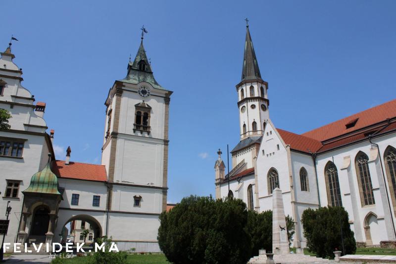**Fedezd fel Lőcse varázslatos belvárosát - Képes kalandozás**

Lőcse, a festői szépségű város, mely a történelem és a kultúra gazdag örökségével várja látogatóit. A belváros sétálóutcái és hangulatos terecskéi hívogatnak, hogy felfedezd rejtett kincseit.
