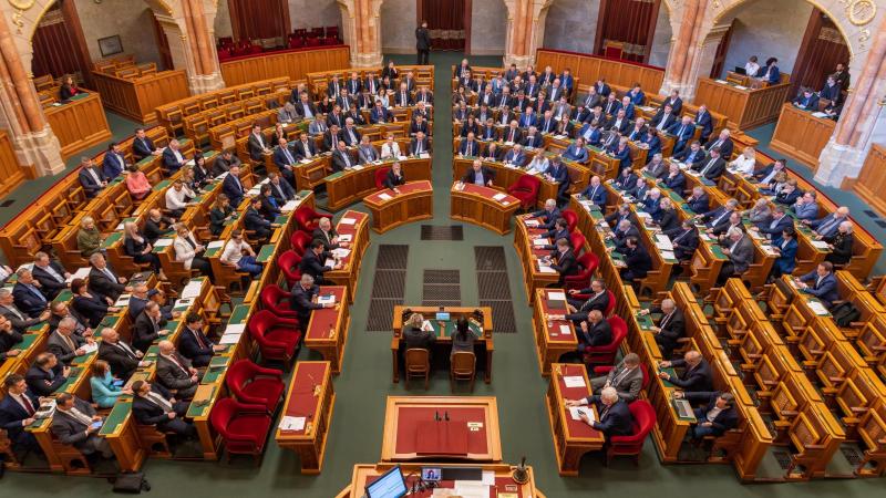 Valószínű, hogy a pártrendszer radikális átalakuláson megy keresztül, és a Tiszán belül is számos új irányzat fog feltűnni.