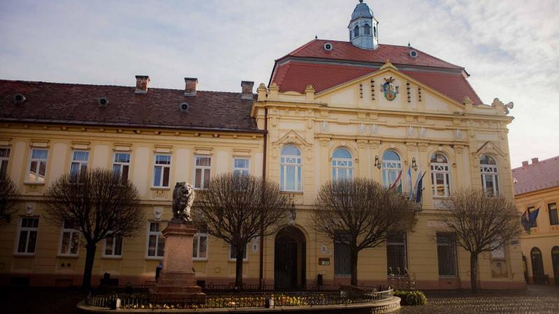 Az Integritás Hatóság bejelentést tett, mivel kartellgyanúra derült fény a szigetvári önkormányzat által lebonyolított két közbeszerzési eljárás kapcsán.