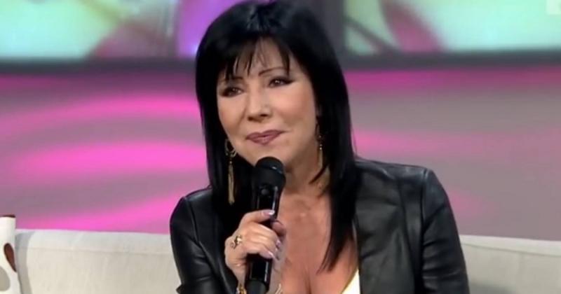 Szűcs Judith szerint lánya, Timi, akinek már 40 éve, megélte a csodát: Jézus megjelent neki, és azóta különleges képességgel bír, hiszen kézrátétellel gyógyítja az embereket.