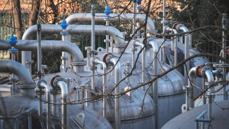 Az ikonikus magyar gyár nem sikerült megszereznie a szükséges engedélyt, ami több száz munkavállaló jövőjét veszélyezteti - Pénzcentrum.
