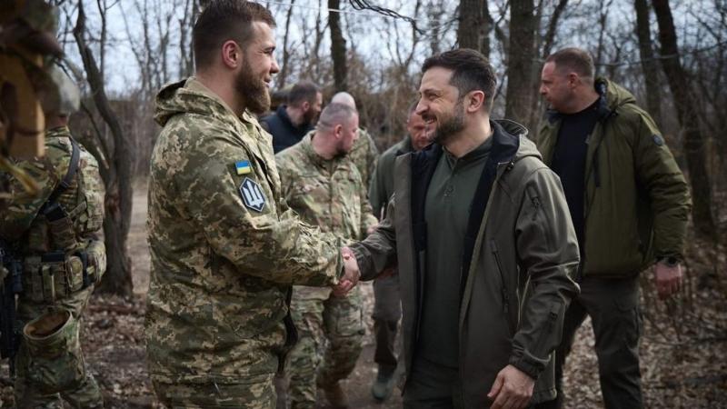 Dühös asszonyok űzték el Zelenszkij embereit Ukrajnában – videóval!