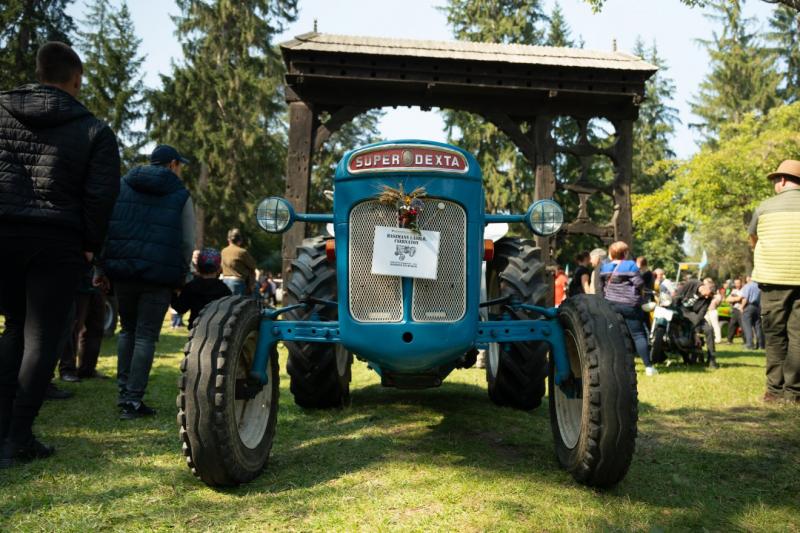 Oszd meg a szenvedélyt a régi motorok iránt: megérkezik a 13. Csernátoni Burrogtató! A veterán gépek varázslatos világa újra életre kel, és a rég elfeledett csodák újra bemutatkoznak. Készülj fel egy felejthetetlen élményre Székelyhon szívében, ahol a múl