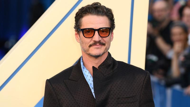 A rózsaférfi-jelenség: Hogyan vált Pedro Pascal a nők új kedvencévé?

Pedro Pascal, a tehetséges színész, az utóbbi időben igazi szenzációvá vált a nők körében, és ennek több oka is van. A férfiasság és a gyengédség harmonikus ötvözete, amelyet ő képvisel
