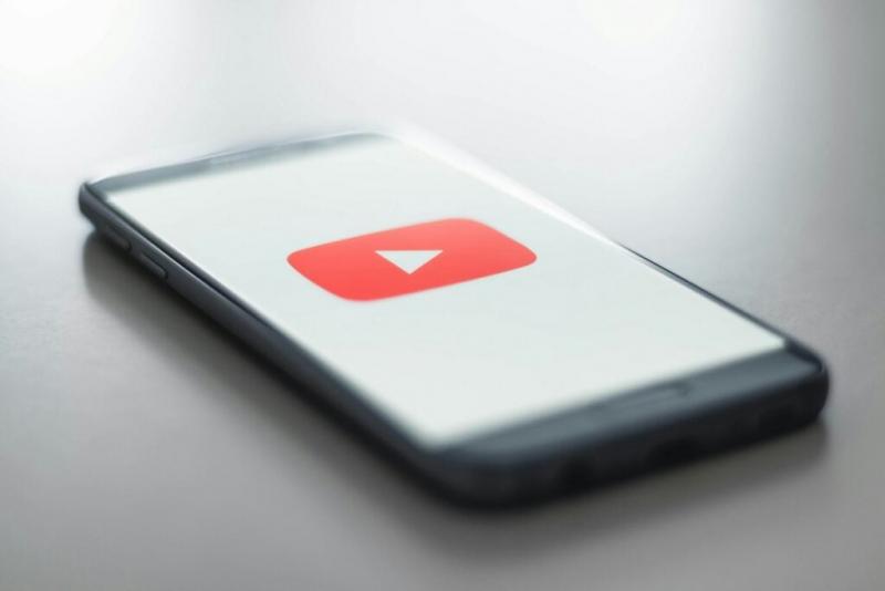Új korszak kezdődik a YouTube világában: egy innovatív gombot mutatnak be, amely végre elérhetővé teszi a régóta áhított funkciót!