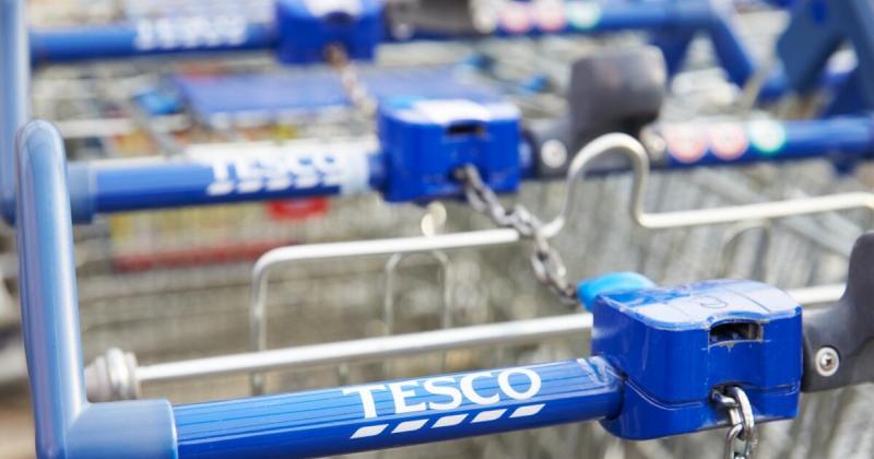 A Tesco Magyarországon megnyitotta egyedülálló boltját, amely teljesen új élményt kínál a vásárlóknak.
