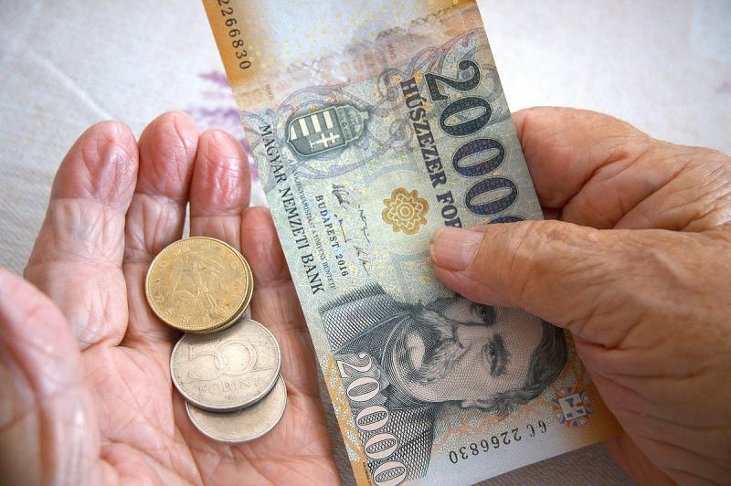 Nyugdíjasok, figyelem! Fontos tudni, hogy nem mindenki részesül az idei extra juttatásból.