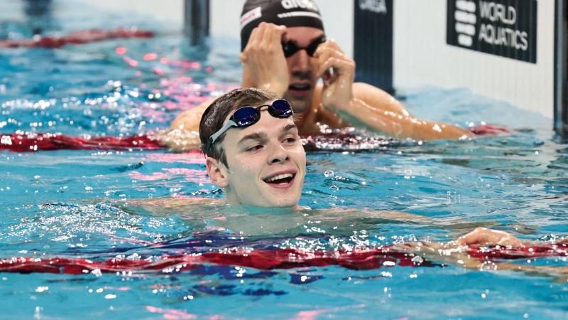 Kós Hubert lenyűgöző teljesítménnyel rukkolt elő, amikor a 100 méteres hátúszásban új világcsúcsot állított fel.