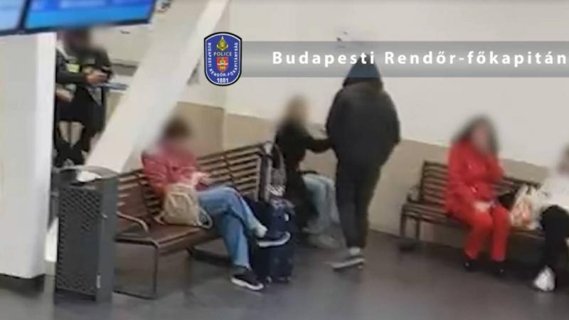 A Kőbánya-Kispest vasútállomáson egy szír férfi merész módon viselkedett, amikor arcába nyomta a nemi szervét egy másik utasnak.